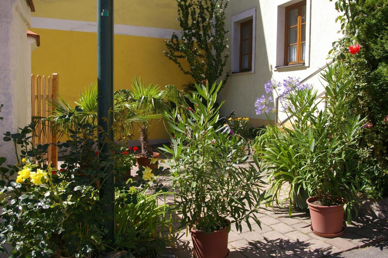 Ferienwohnung Zum Kapuziner Poysdorf Exteriér fotografie