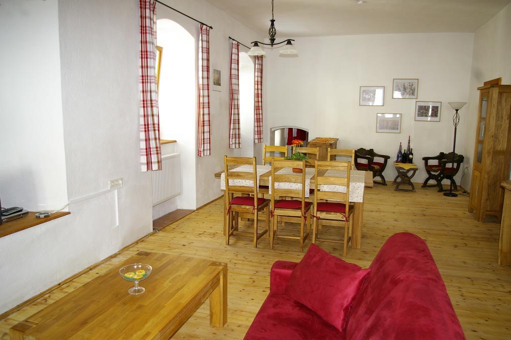 Ferienwohnung Zum Kapuziner Poysdorf Pokoj fotografie